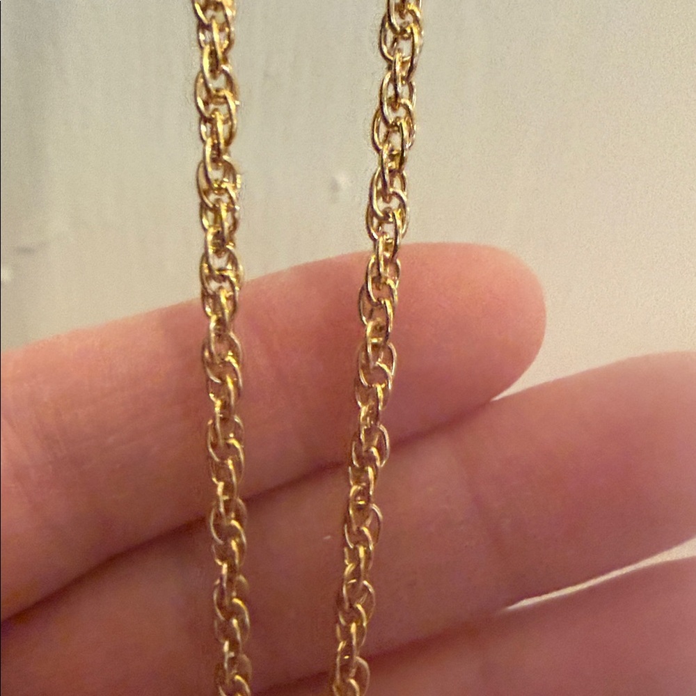 Intricate Medallion Gold Oval Locket Necklace with rope chain 14 inches - Picture 6 of 12